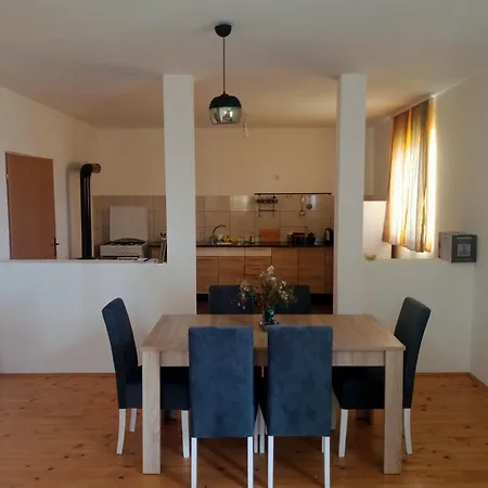 Family House عائلي بجميع مواصفات الراحة Travnik