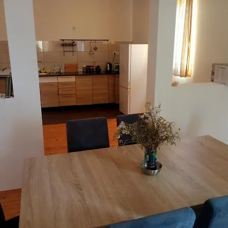 Family House عائلي بجميع مواصفات الراحة